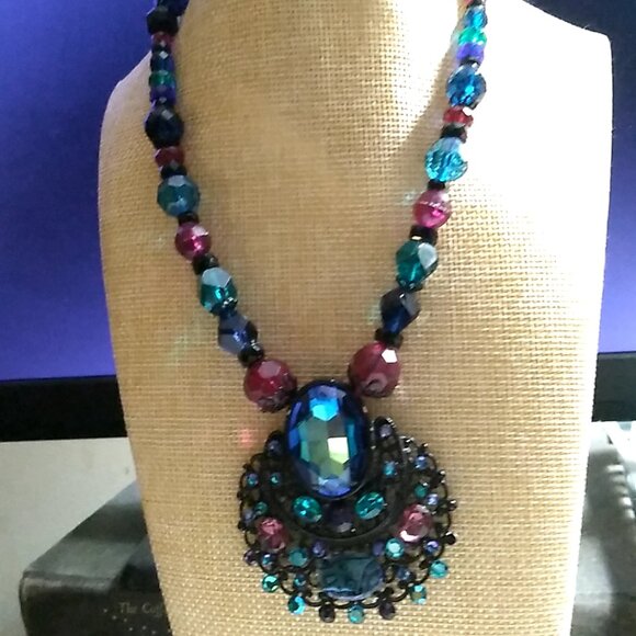 Chico's Necklace Multi-colored Faceted Crystal Beads Black Metal Rhinestone Pend - Picture 2 of 10
